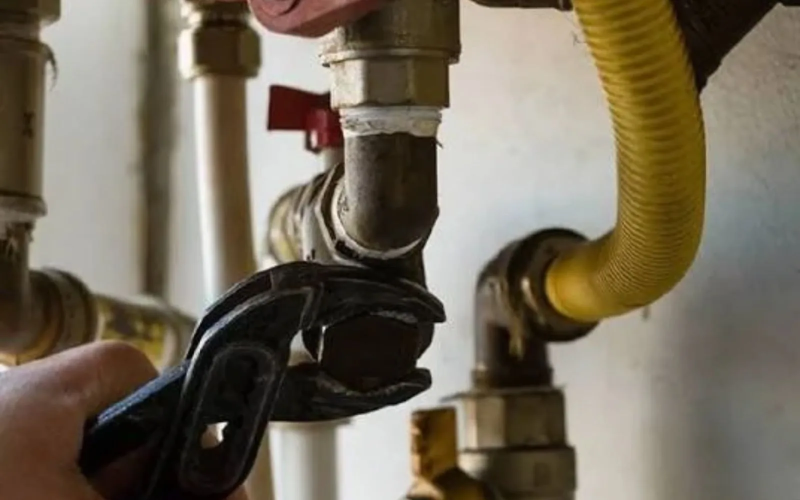 Gas Line Installation & Repair by a licensed Pasadena, TX plumber