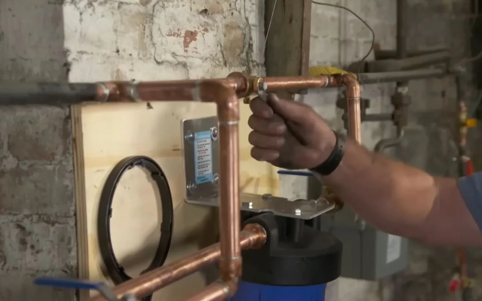 Water Filtration Installation by a licensed plumber in Pasadena, TX